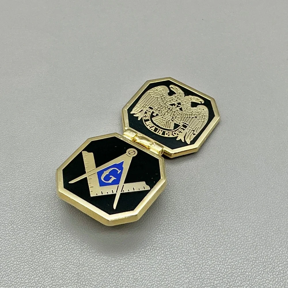 Masonic Shriner Freemason Hinged Locket Award Pendant Black Gold Tone 1 Inch
